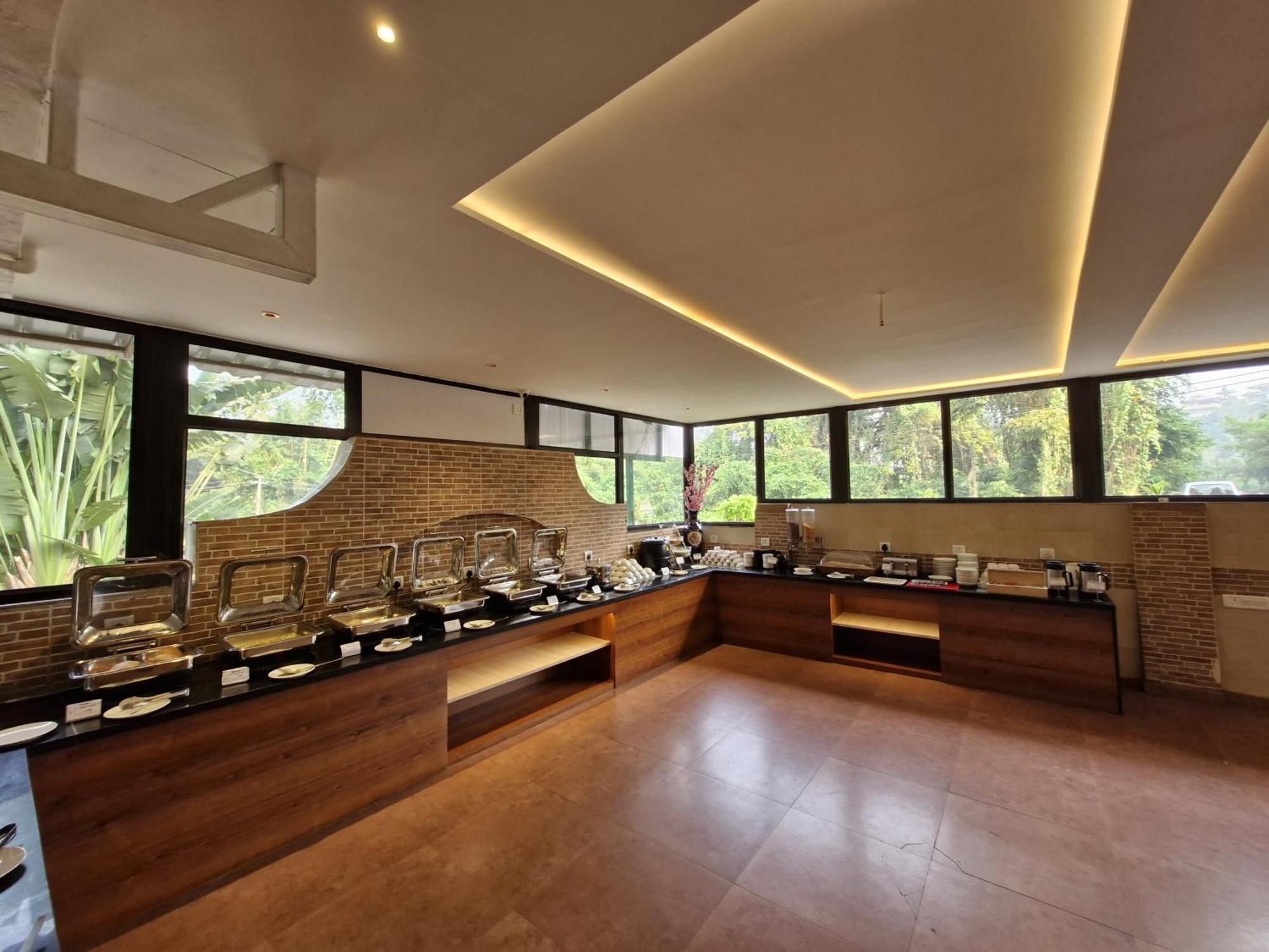 Treebo Trend Green Valley Beach Resort Dona Paula Exterior foto