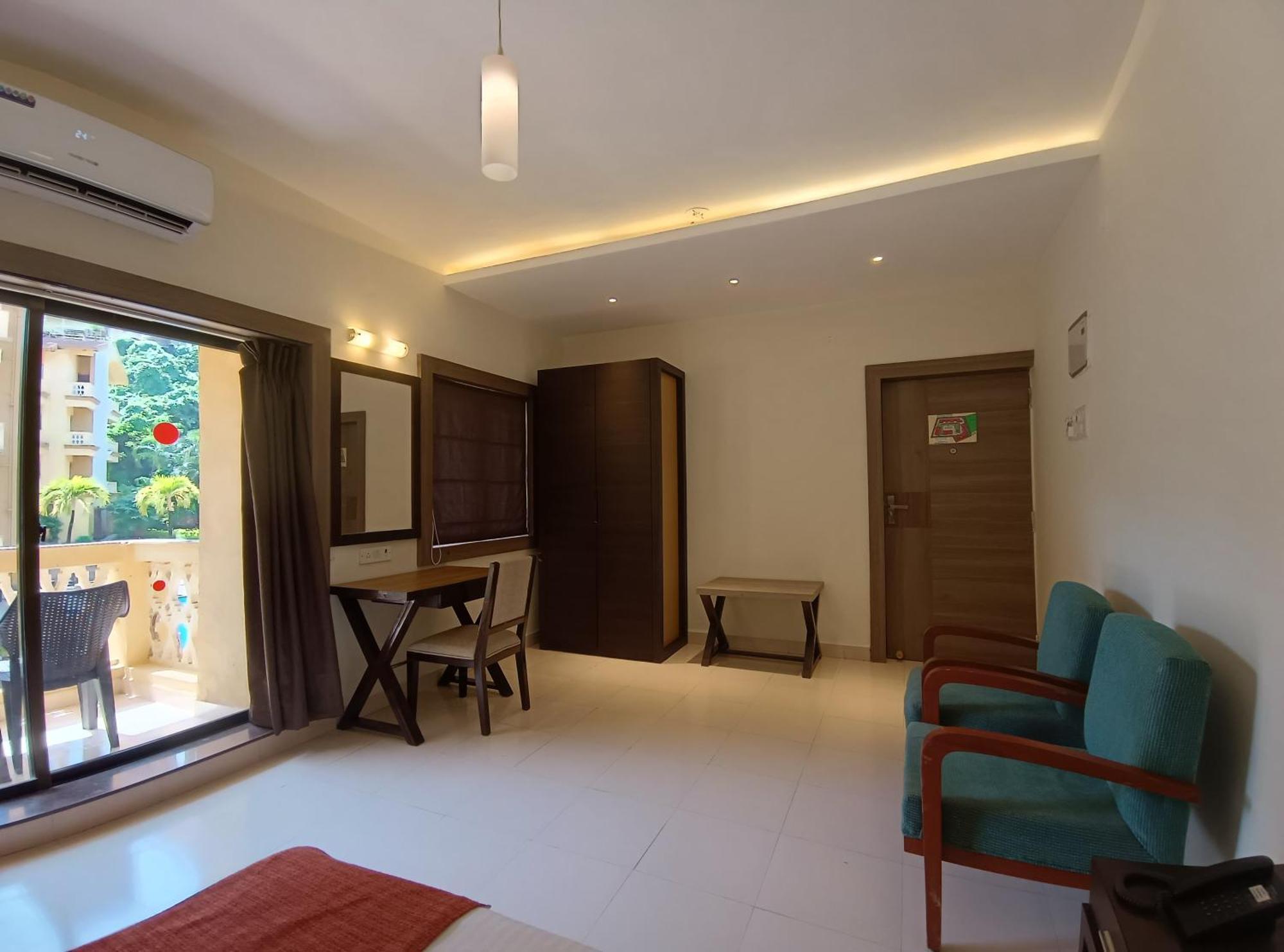 Treebo Trend Green Valley Beach Resort Dona Paula Exterior foto