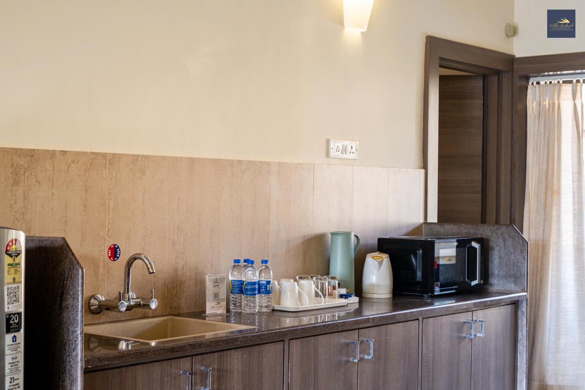 Treebo Trend Green Valley Beach Resort Dona Paula Exterior foto
